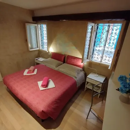 Ca Lirica -peace Of Mind Just A Few Steps From St. Marks Square 호텔 2*