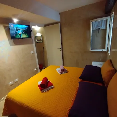 Ca Lirica -peace Of Mind Just A Few Steps From St. Marks Square 2*